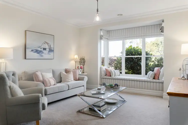 Third view of Homely house listing, 5 Marshall Close, Sunbury VIC 3429