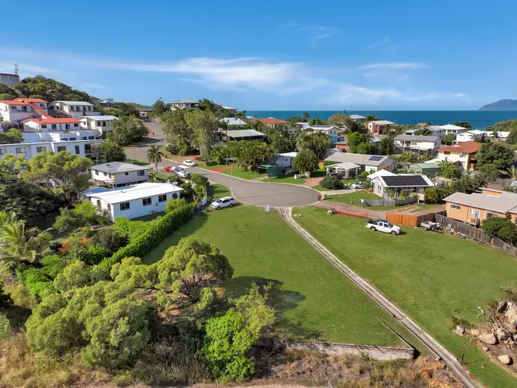 8 Lotus Lane, Bowen QLD 4805