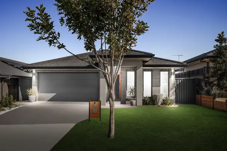 8 Abbott Street, Spring Farm NSW 2570