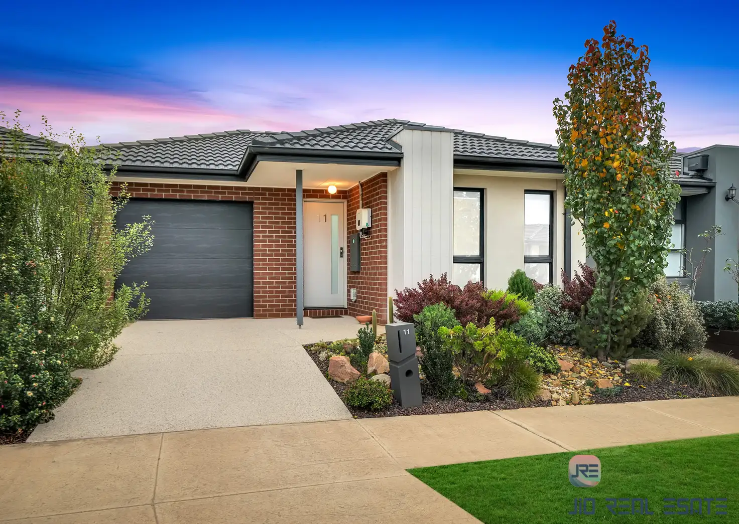 Main view of Homely house listing, 11 Esslemont Road, Thornhill Park VIC 3335