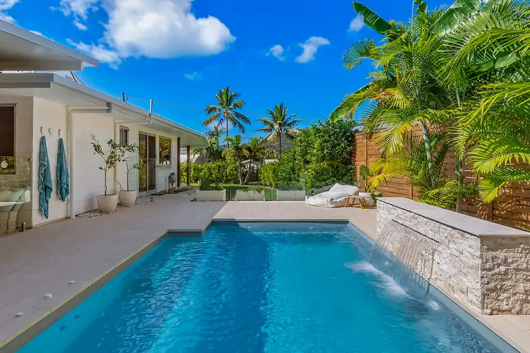 18 Palm Drive, Cannonvale QLD 4802