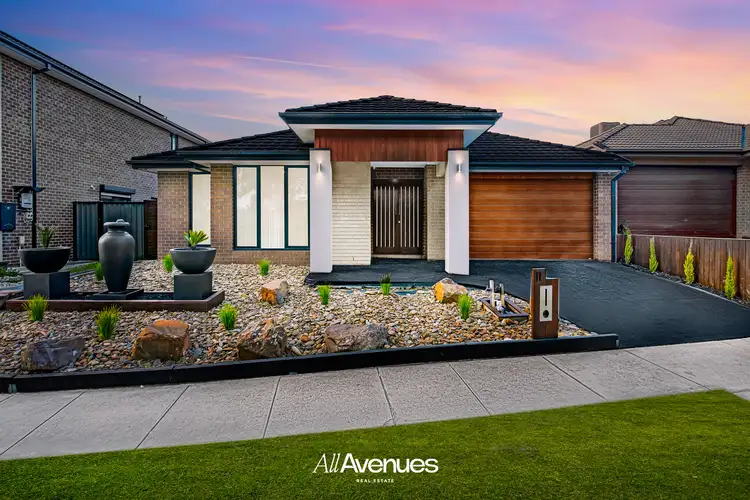 11 Gillyweed Avenue, Clyde North VIC 3978
