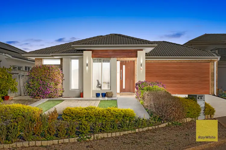 6 Trident Court, Sanctuary Lakes VIC 3030