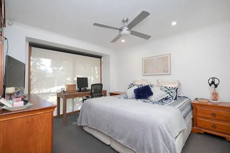 15 Ashton Crescent