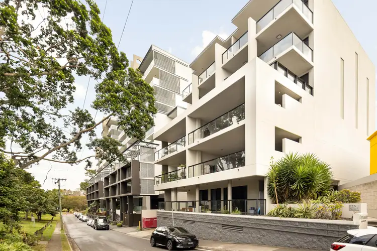 10/15 Parkland Street, Nundah QLD 4012
