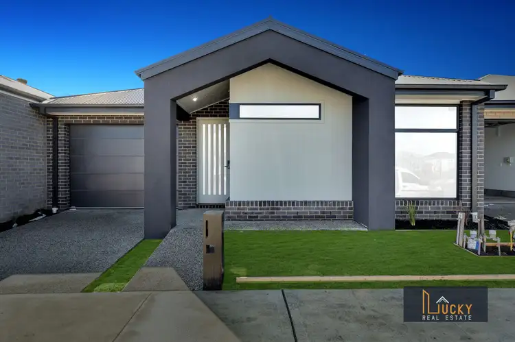 7 Bentons Way, Mickleham VIC 3064