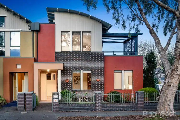 2 Lilardia Avenue, Maribyrnong VIC 3032