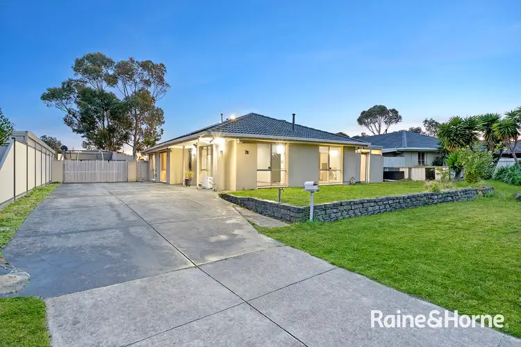 76 Toirram Crescent, Cranbourne VIC 3977