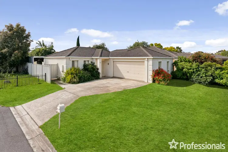 11 Caddick Gardens, Caroline Springs VIC 3023