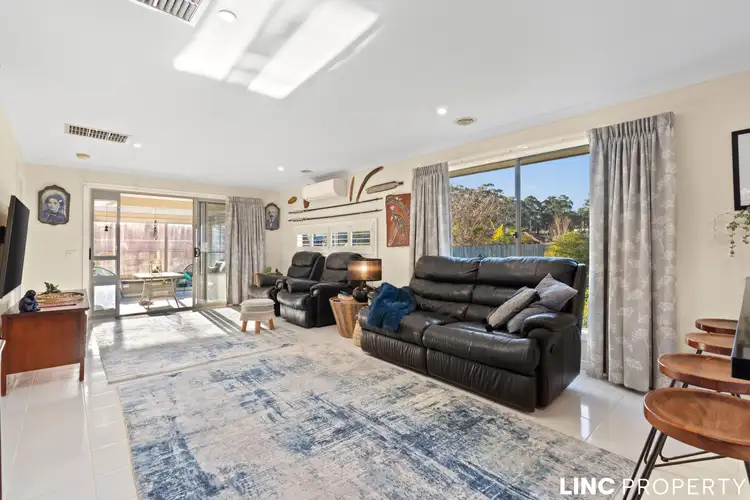 Sixth view of Homely house listing, 3 Maxim Court, Drouin VIC 3818