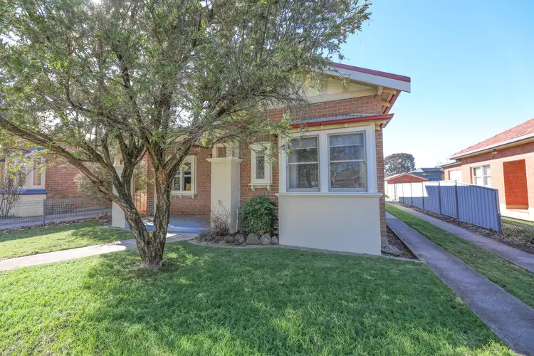 8 Sale Street