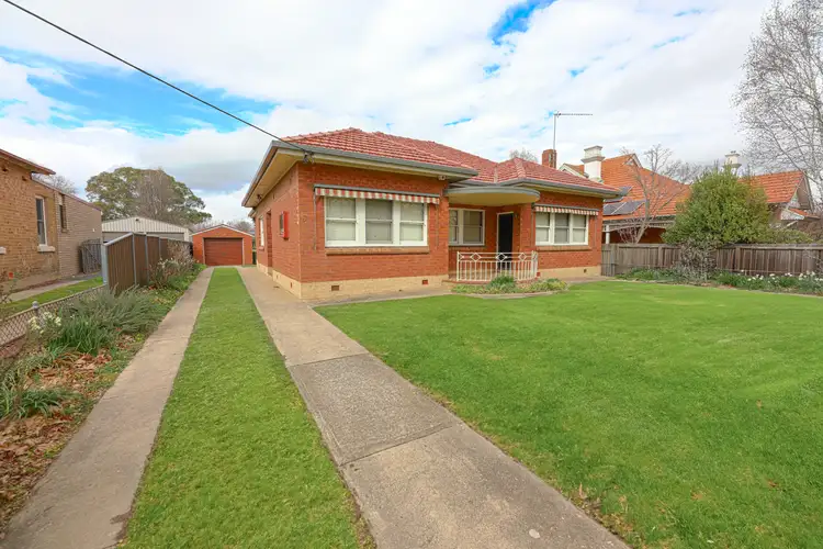 6 Sale Street
