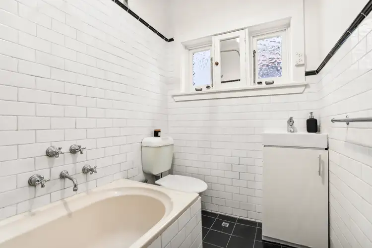 Fifth view of Homely apartment listing, 2/85 Curlewis Street, Bondi Beach NSW 2026