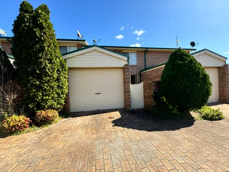 2/3 Campbell Place, Nowra NSW 2541