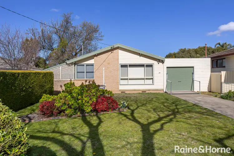 26 Menzies Avenue, Kooringal NSW 2650