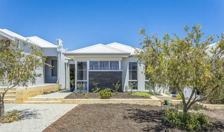 36 Bowline Avenue
