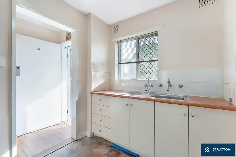 15/21 Disney Road, Parmelia WA 6167