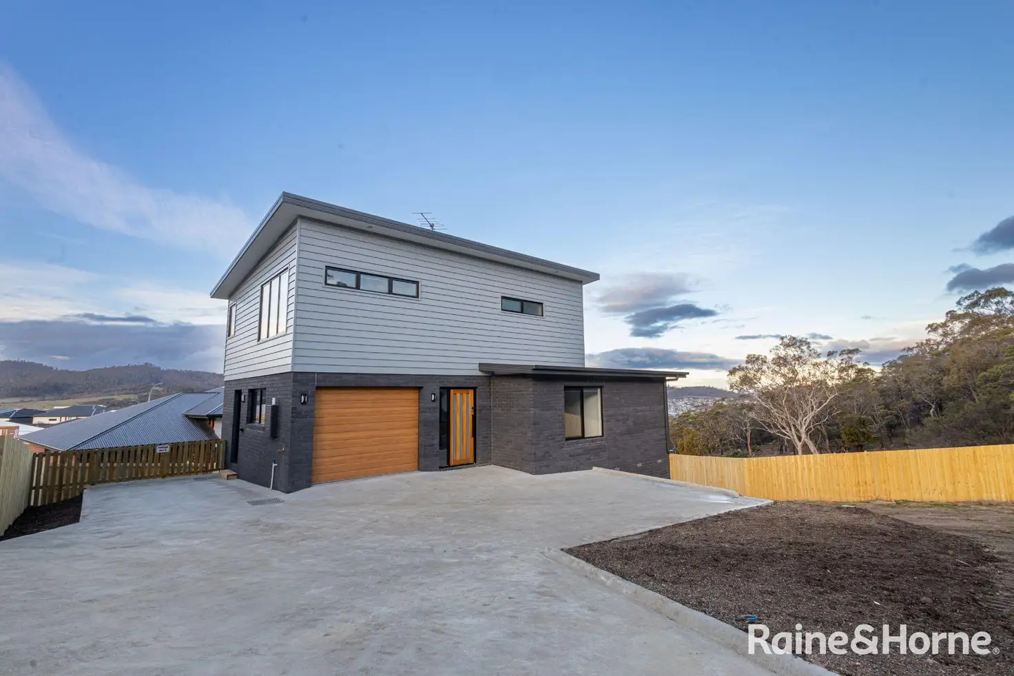 Main view of Homely unit listing, 2/19 Roybridge Way, Howrah TAS 7018