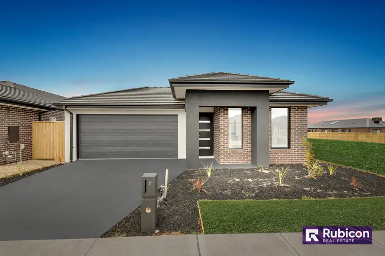 7 Goshawk Street, Deanside VIC 3336