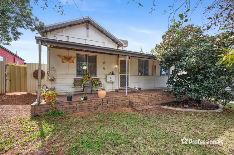 17 Kitchener Road, Mullingar WA 6430