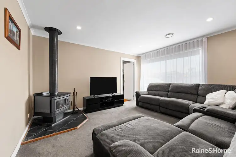 Fourth view of Homely house listing, 17 Honeysuckle Avenue, Hillside VIC 3037