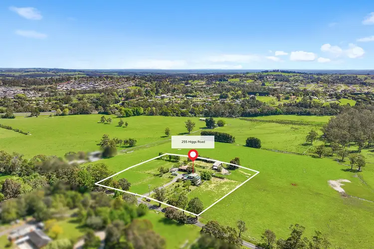 255 Higgs Road, Drouin VIC 3818