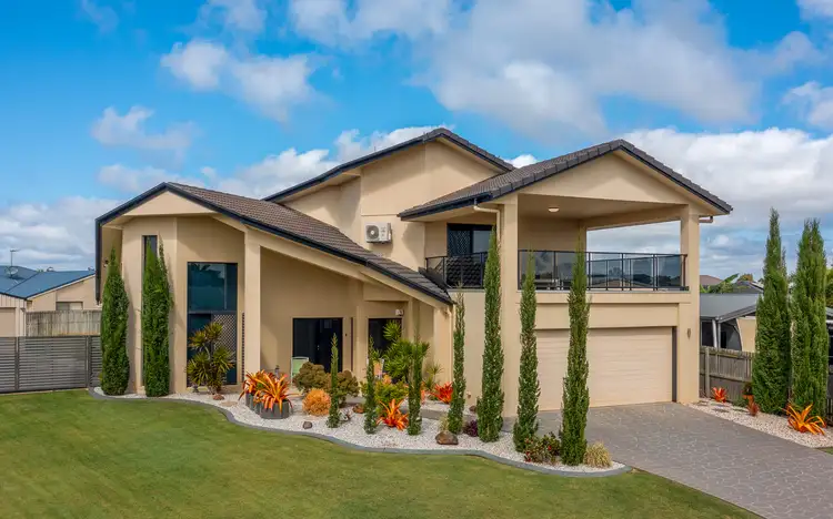 15 LEON PLACE, Coral Cove QLD 4670