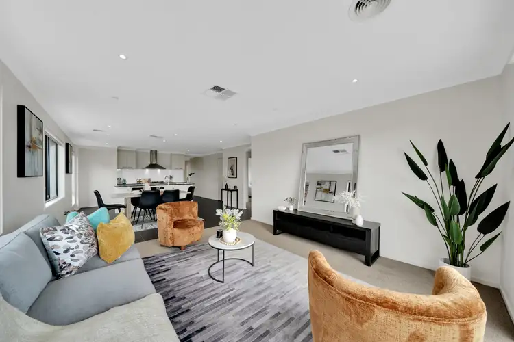 21 Bolton Street, Melton South VIC 3338