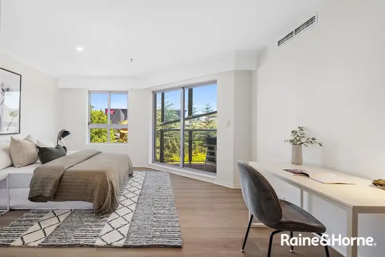 Third view of Homely apartment listing, 702/28 Harbour Street, Sydney NSW 2000