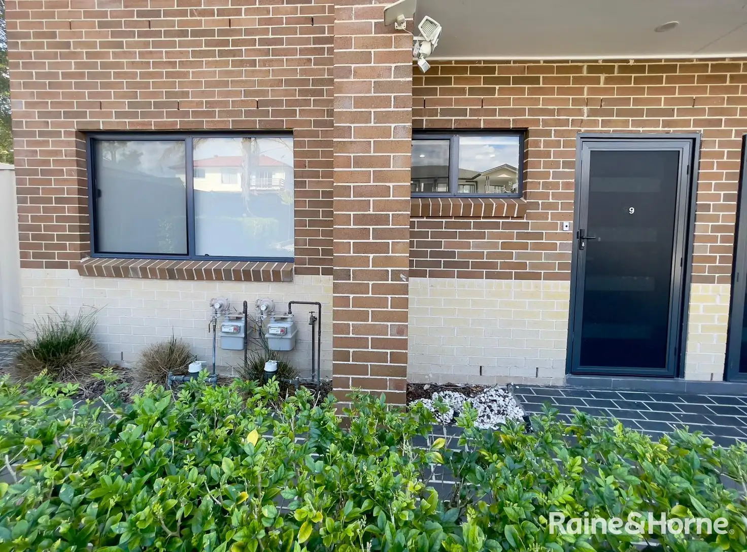 Main view of Homely unit listing, 9/26-28 Third Avenue, Macquarie Fields NSW 2564