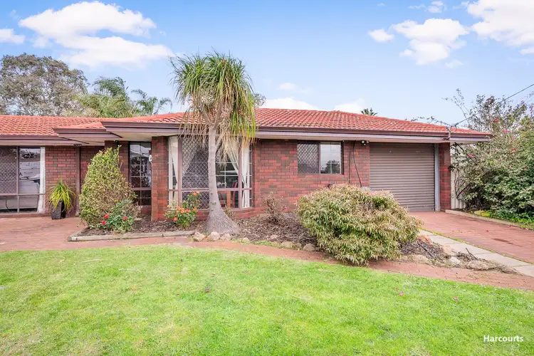 Second view of Homely house listing, 5 Felicia Place, Camillo WA 6111