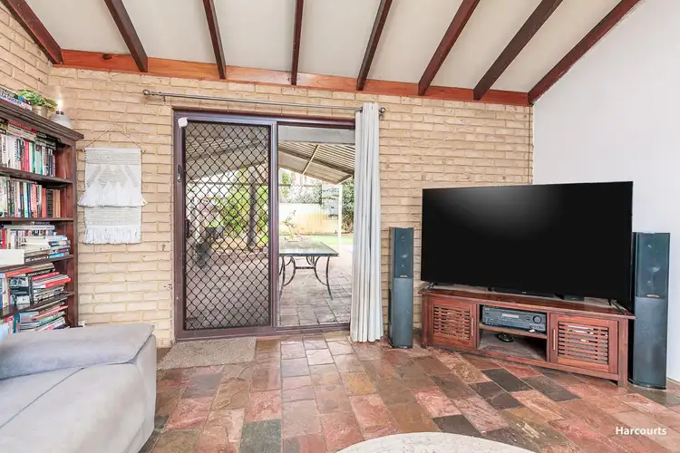 Fourth view of Homely house listing, 5 Felicia Place, Camillo WA 6111