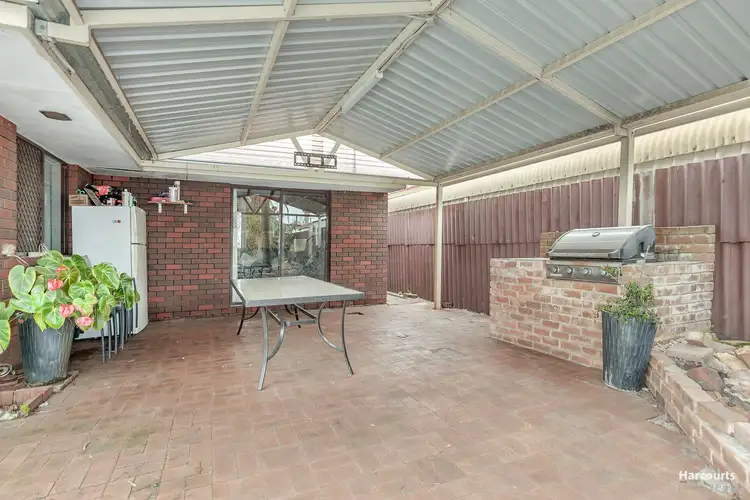 Seventh view of Homely house listing, 5 Felicia Place, Camillo WA 6111