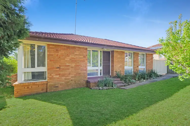 13 Manooka Crescent, Bradbury NSW 2560