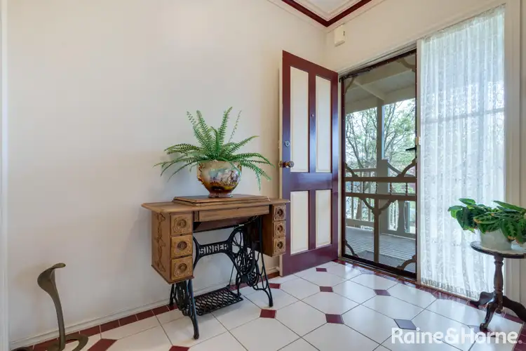 Fifth view of Homely house listing, 10 Allen Court, Sunbury VIC 3429