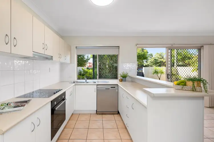 Sixth view of Homely townhouse listing, 2/713 Wynnum Road, Morningside QLD 4170
