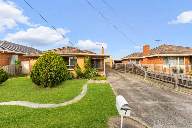 7 Riviera Road, Avondale Heights VIC 3034