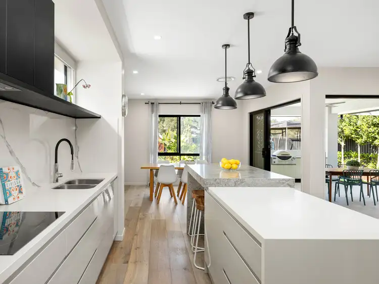 302 Canvey Road, Upper Kedron QLD 4055
