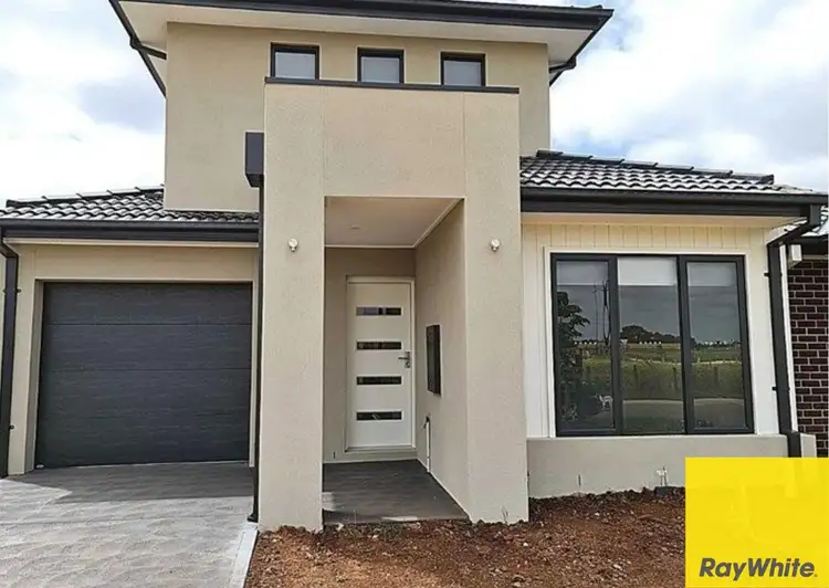 5 Hadlee Street, Rockbank VIC 3335