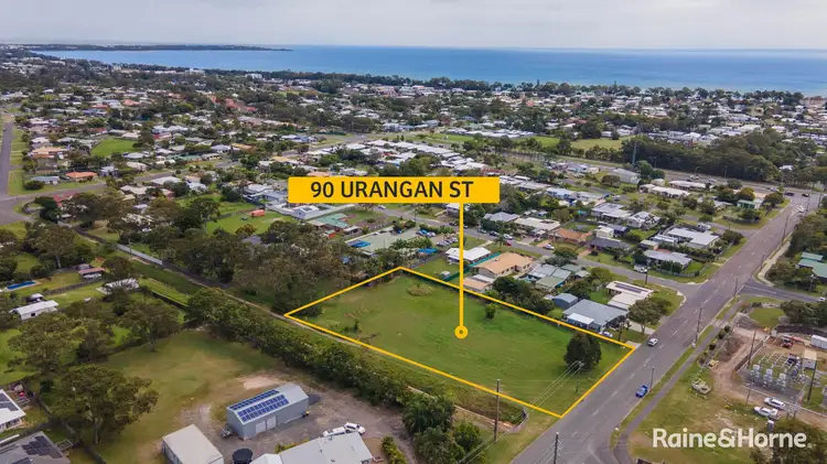 90 Urangan Street, Torquay QLD 4655