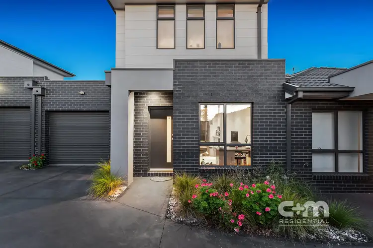 4/3 Lex Grove, Oak Park VIC 3046