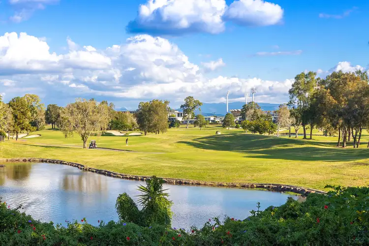 6017 Vista Drive, Benowa QLD 4217