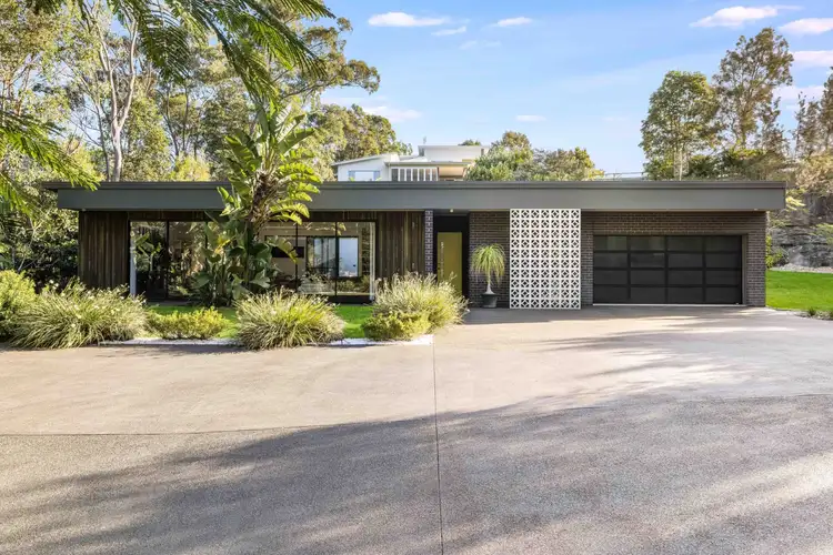 6 Armet Court