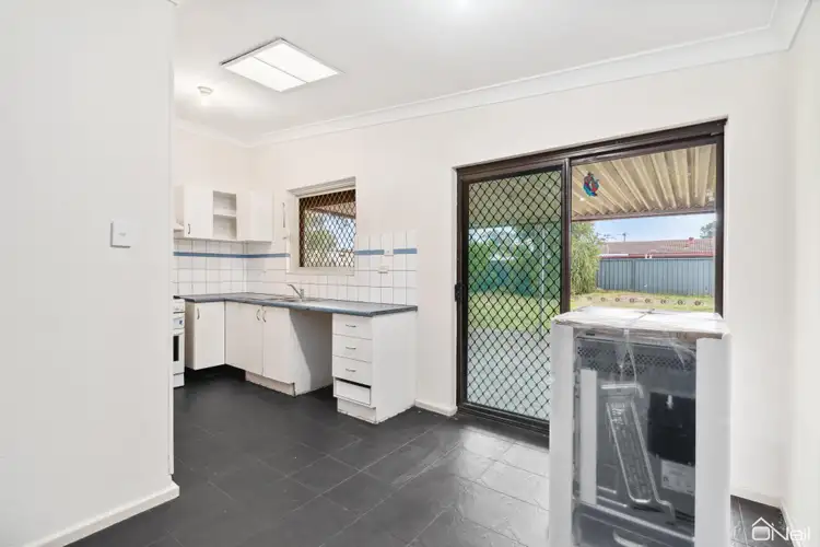 Seventh view of Homely house listing, 28 Amanda Drive, Camillo WA 6111