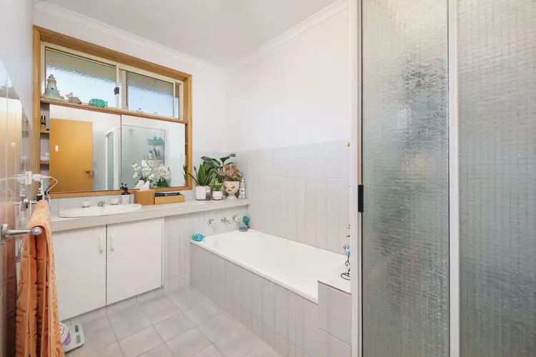 Sixth view of Homely house listing, 31 Edinburgh Circuit, West Wodonga VIC 3690
