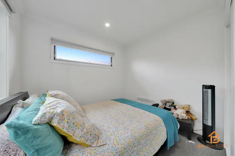 Fifth view of Homely house listing, 2 Oxbow Walk, Truganina VIC 3029