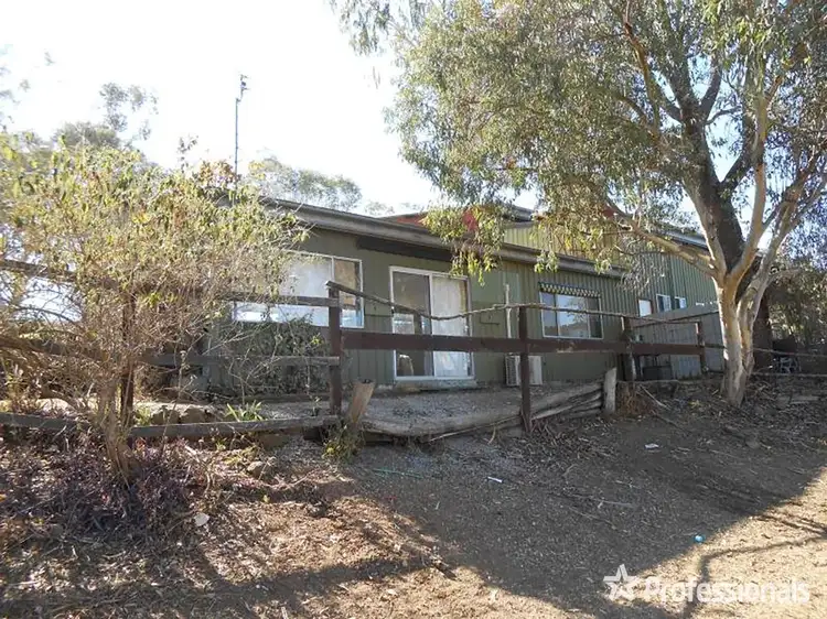 32 Henrys Lane