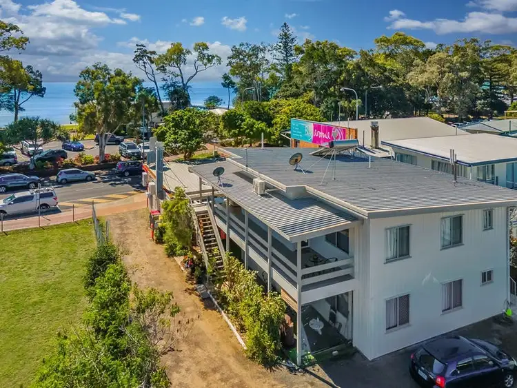 Main view of Homely unit listing, 2/427 Esplanade, Torquay QLD 4655