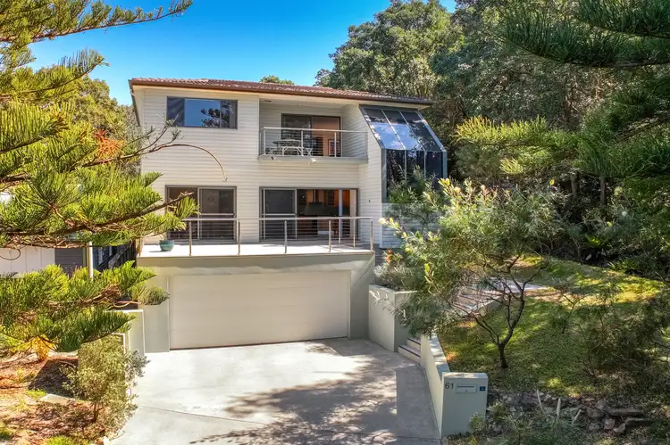 61 Coral Crescent