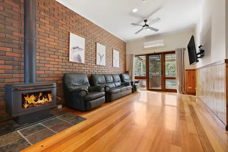 Sixth view of Homely house listing, 11 Woodstock Close, Sunbury VIC 3429
